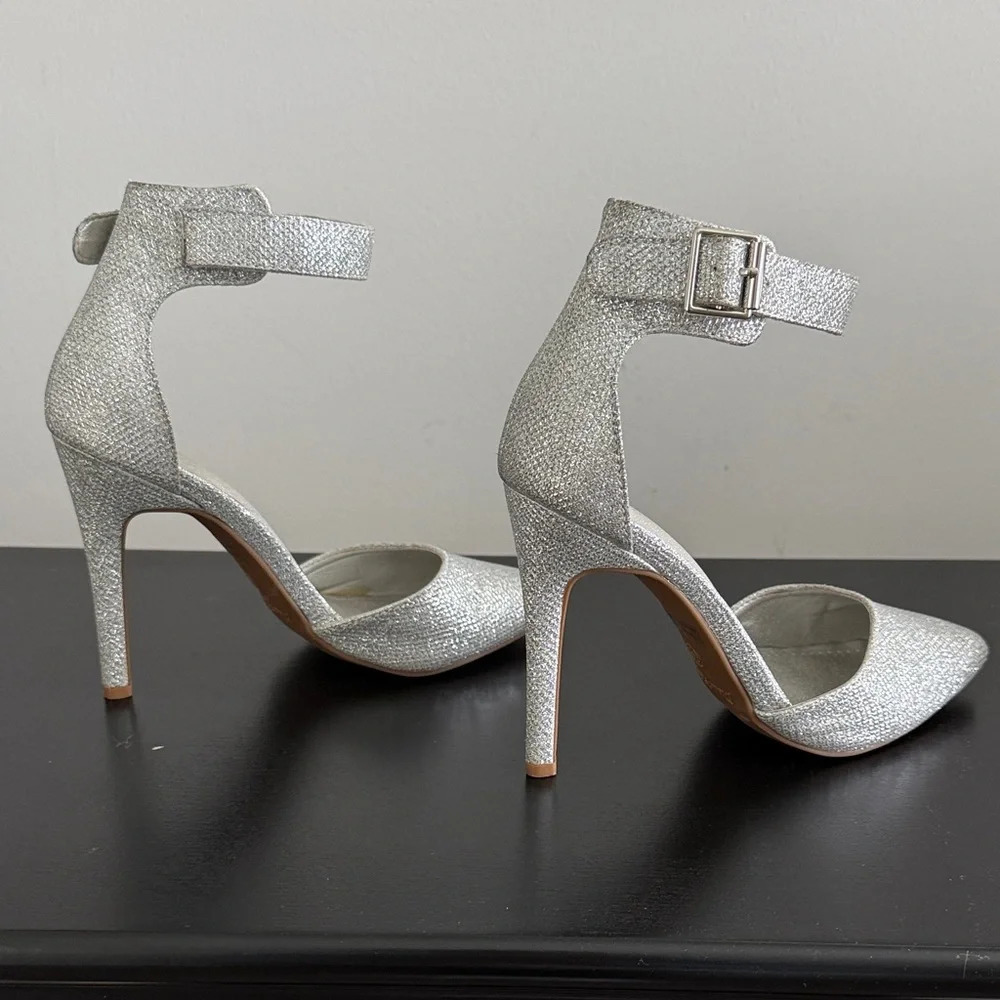 Dream Pairs Glittering Silver Heels‎ Sz 6.5